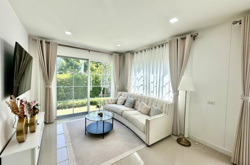House with Shared Pool for rent in Bangnatrad (near Bangkok Patana School)